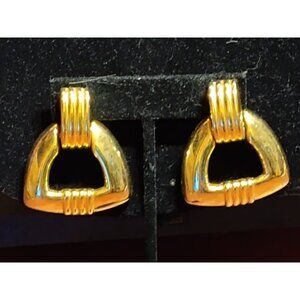 VINTAGE LARGE GOLD TONE DESIGNER DOOR KNOCKER HOOP EARRINGS